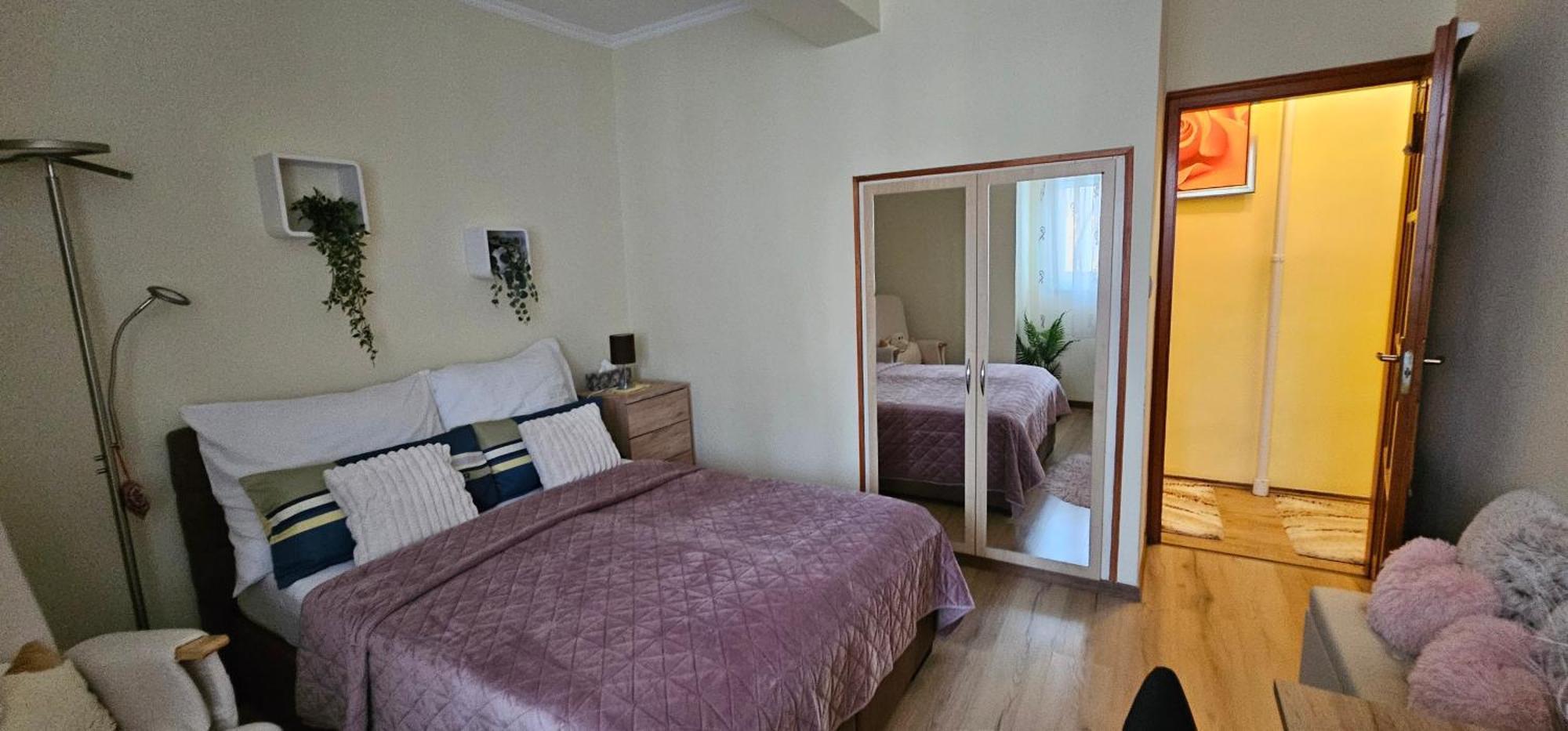 Anna Gyoengye Apartman Debrecen Esterno foto